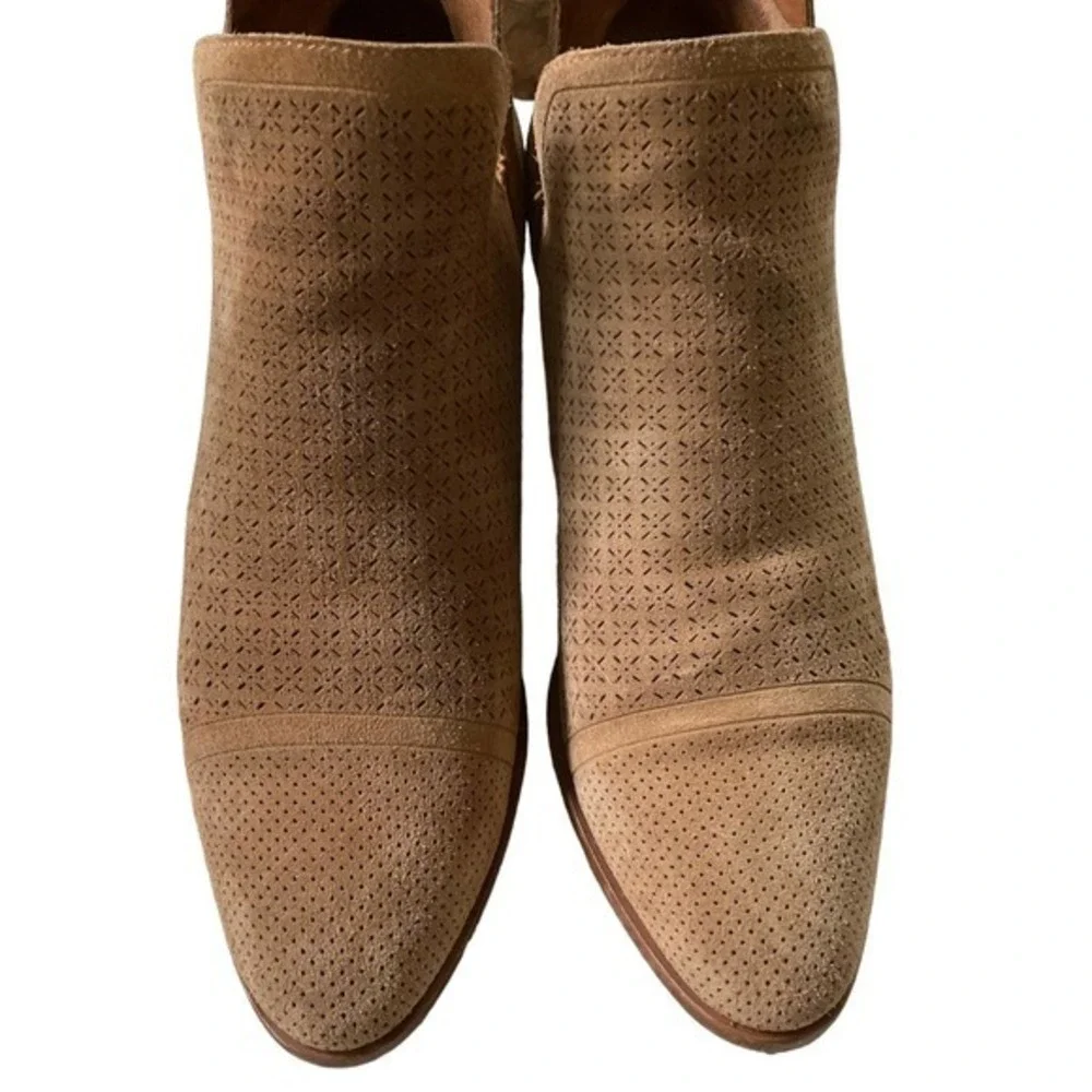 Sigerson Morrison Textured Slip On‎ Boots Booties Camel Tan SZ Euro 38.5 US 8